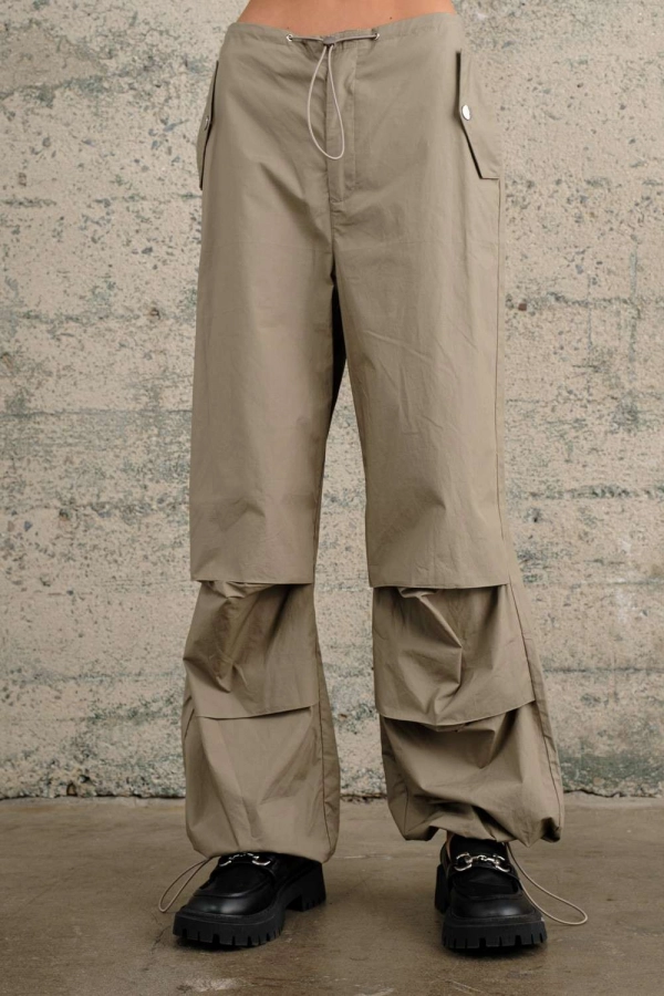 wholesale clothing olive cargo pants with pockets In The Beginning